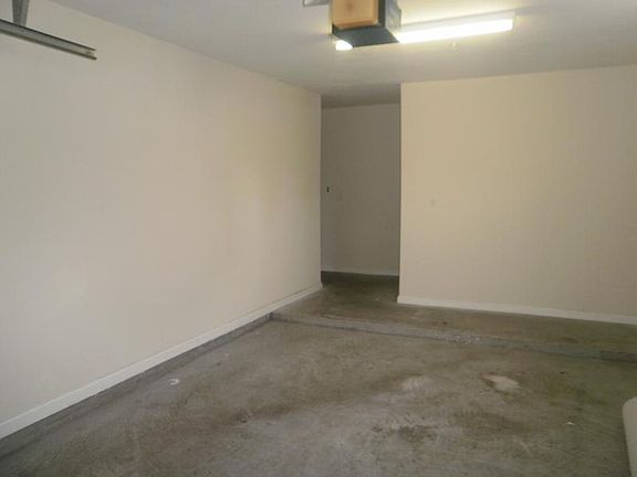 2nd image of 10075 N Gate Pkwy #1401
