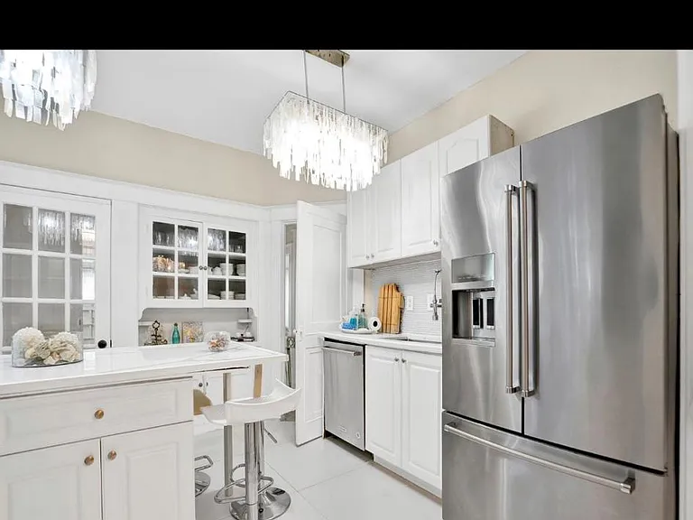 875 SW 13th Ave — Photo 9
