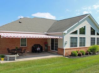 1771 Golfview Dr, Springfield, OH 45502