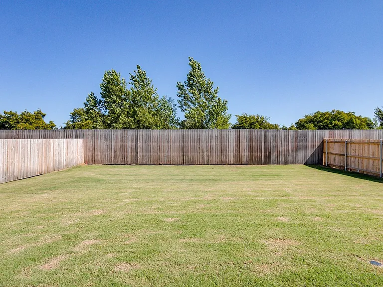 3903 Lleyton Dr — Photo 25