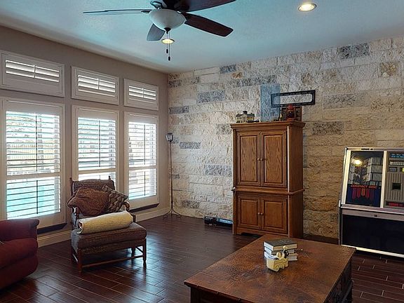 3rd image of 6307 Driftwood Dr