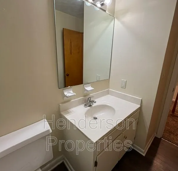 1347 N 6th St — Photo 10