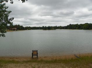 11058 Lake Circle Dr S, Saginaw, MI 48609