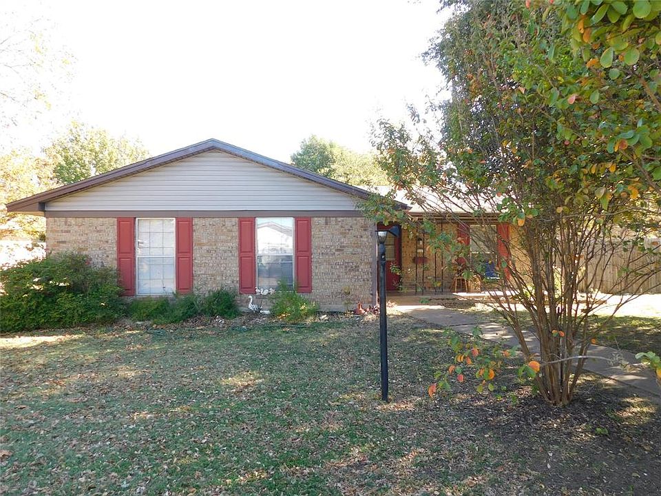 2nd image of 3111 Touraine Dr