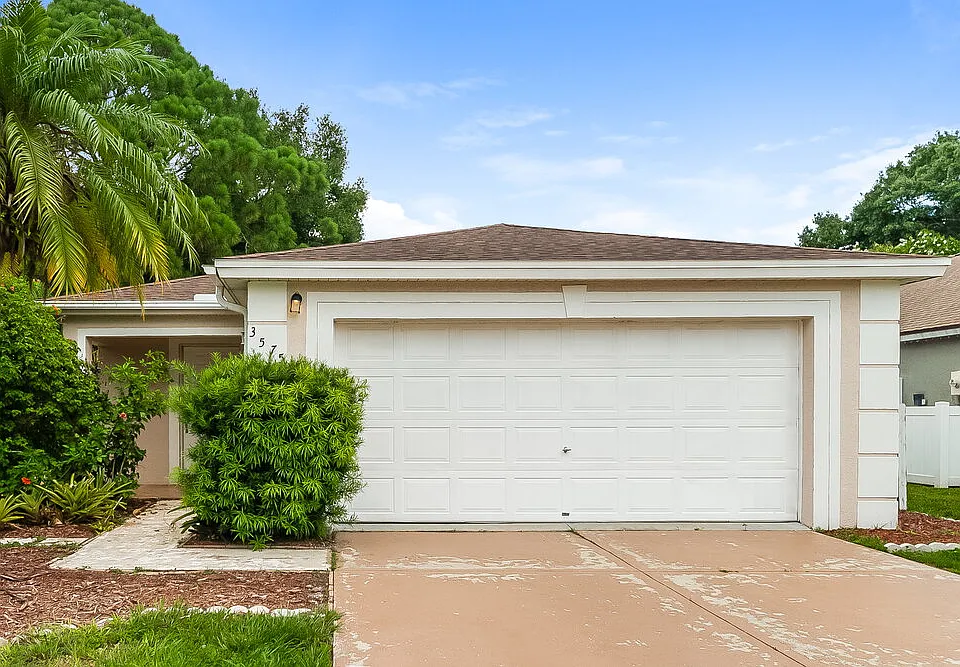 3575 Chinaberry Ln