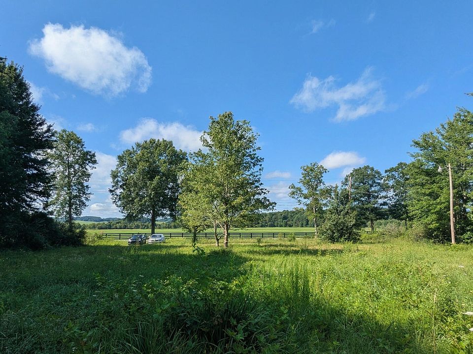 2nd image of 1690 Echo Valley Rd