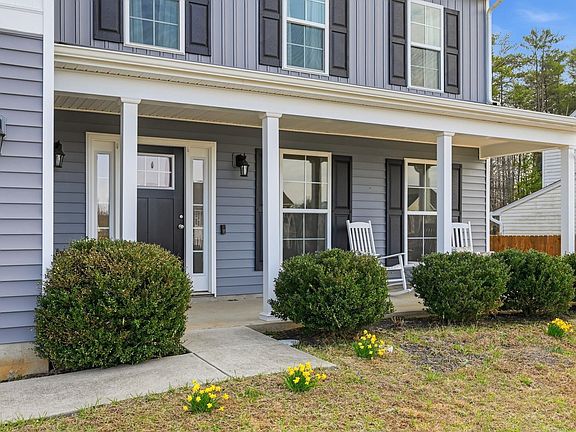 3rd image of 335 Cardinal Rd