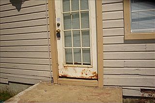 2nd image of 912 W Saner Ave
