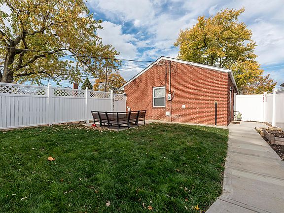 5th image of 4208 Dudley Ave