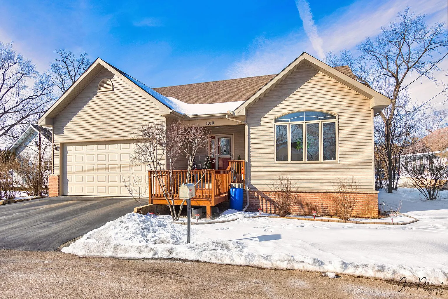 1010 River Terrace Dr photo 1