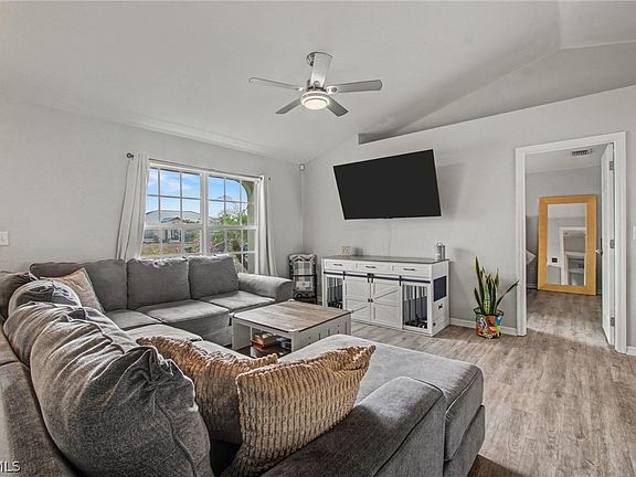 4th image of 2706 SW 3rd Pl
