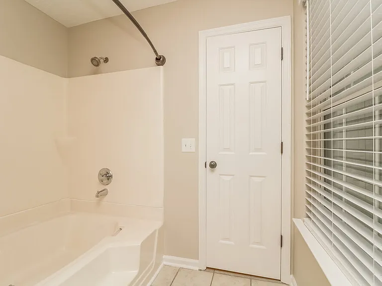 111 Springfield Dr — Photo 12