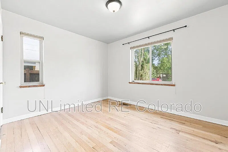 2015 S Emerson St