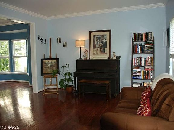 4th image of 43140 Malloch Pl