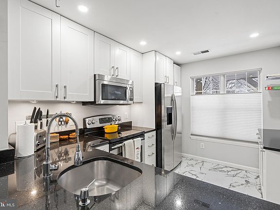 4th image of 2980 Yarling Ct