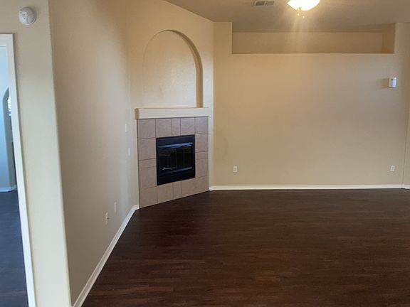 4th image of 529 Sunny Meadows Dr NE