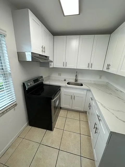 Building Photo - 8806 NW 38th Dr #12