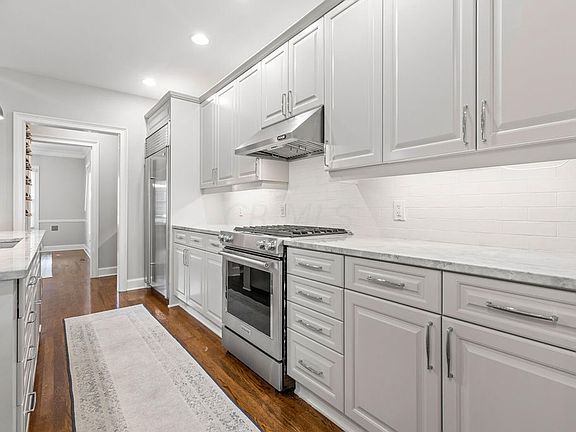 3rd image of 37 Pickett Pl