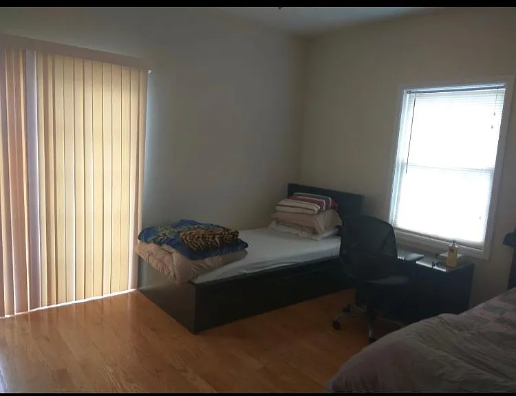 84 Thorne St #2 — Photo 3