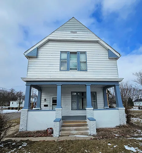 1501 E Lewis St Photo 1