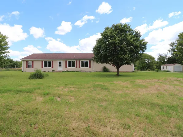 2209 S Ellis Rd, Janesville, WI 53548