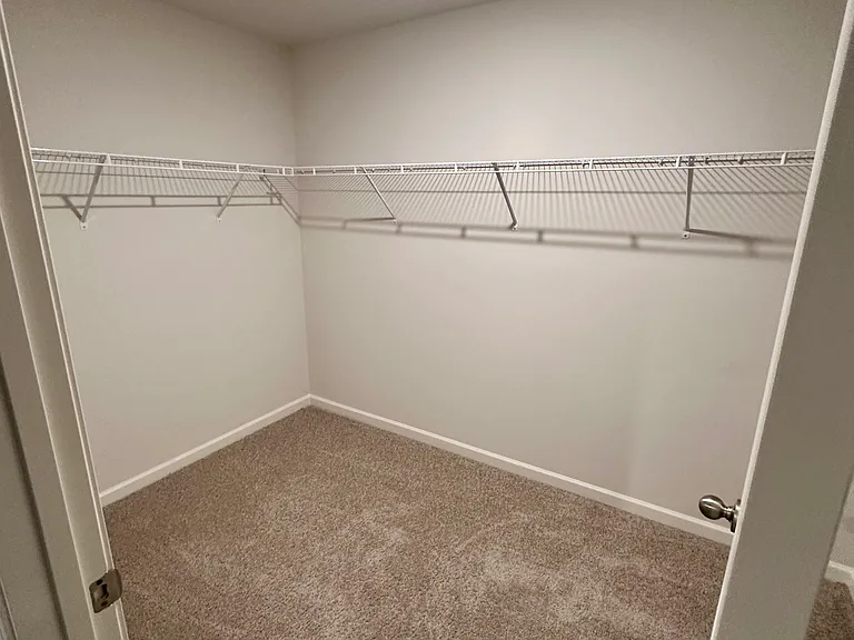 19 Manor Way — Photo 41