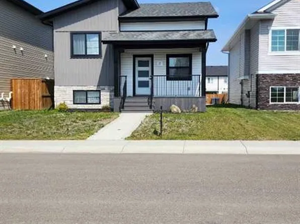 11 S Ian Way, Sylvan Lake, AB T4S 0T6