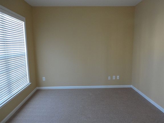 5th image of 3144 Lakewood Dr