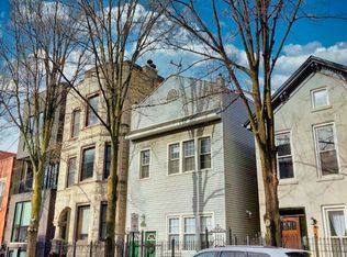 1532 W Thomas St #2R, Chicago, IL 60642