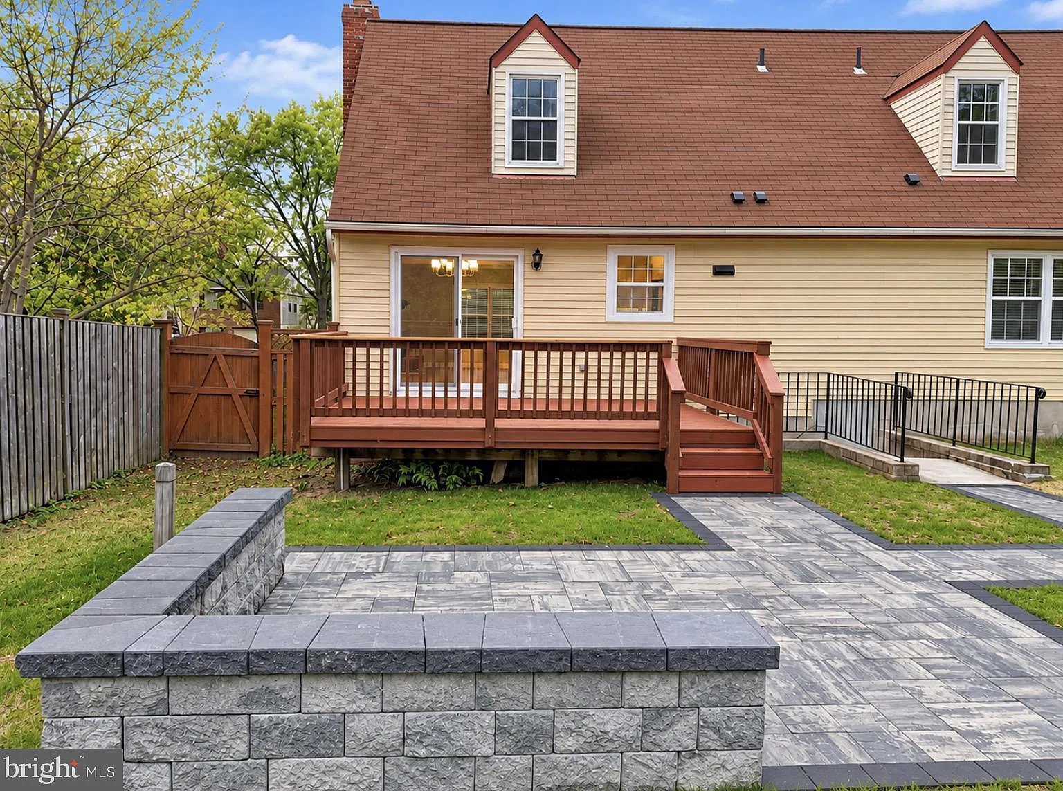 4 bed, 3.0 bath, 1860 sqft, $3,550 — Photo 4