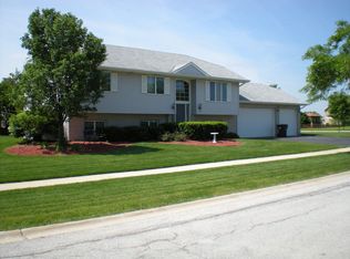 7953 W Old Mill Rd, Frankfort, IL 60423