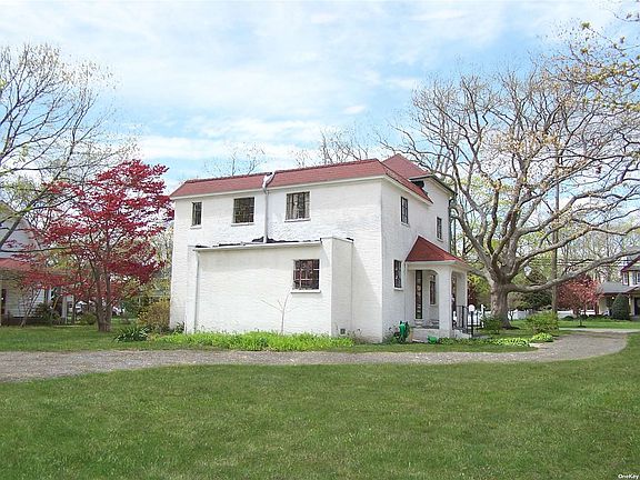 3rd image of 127 Gerritsen Ave