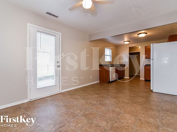 4th image of 8016 Grove Berry Way