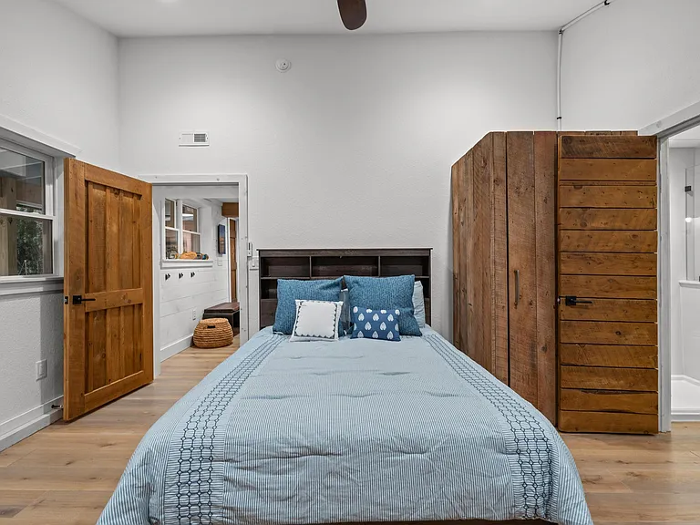 Guest Suite - Separate Entry
