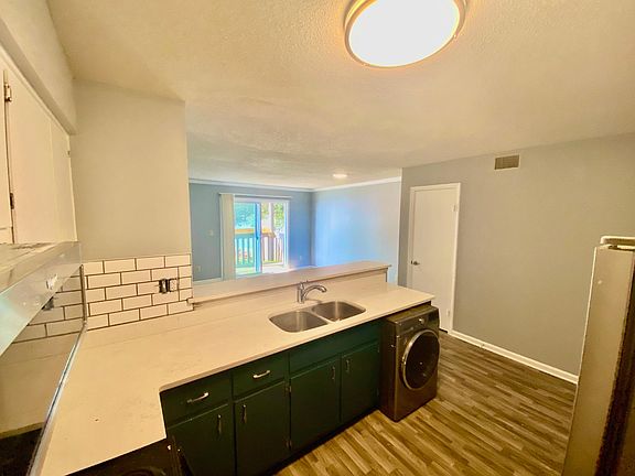 2nd image of 1351 Bayville Ct #5