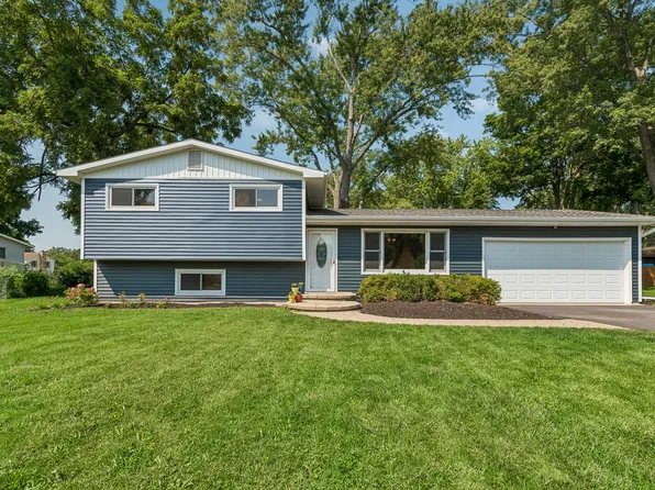 10009 NW Circle Dr, Richmond, IL 60071