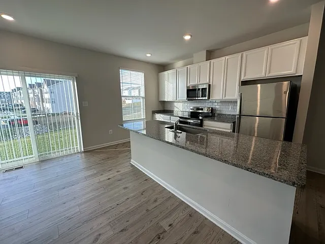 63 Stratton Dr — Photo 2