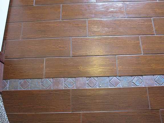 Ceramic tile that mimics wood floors