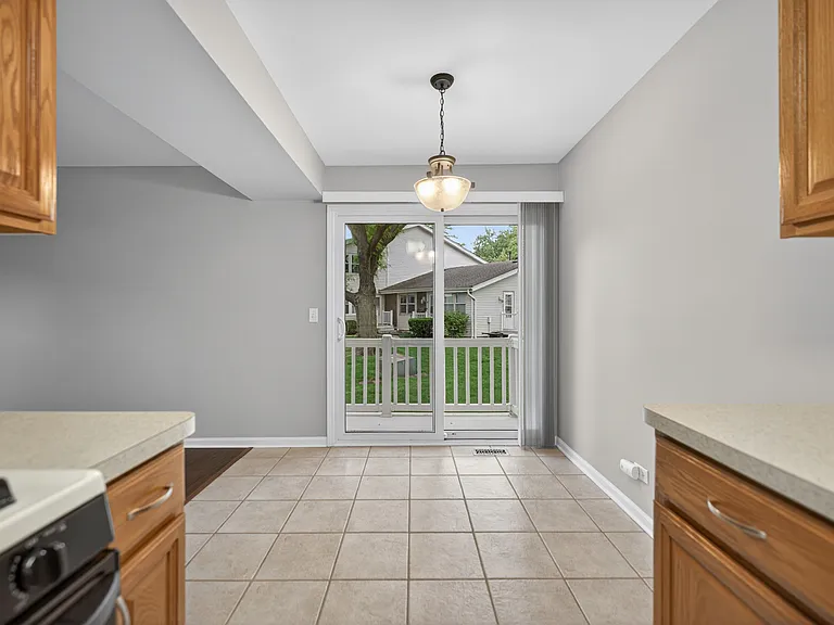 212 Amherst Ct #C — Photo 15
