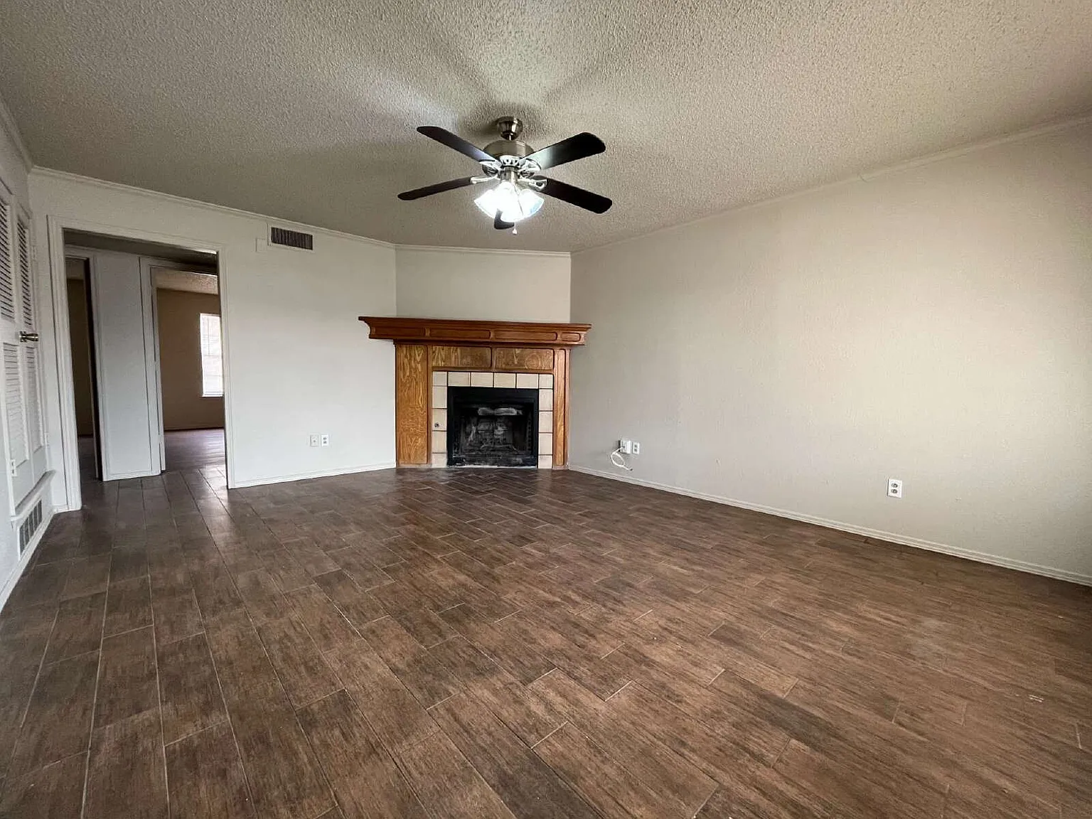 2 bed, 1.0 bath, 762 sqft, $675 — Photo 2