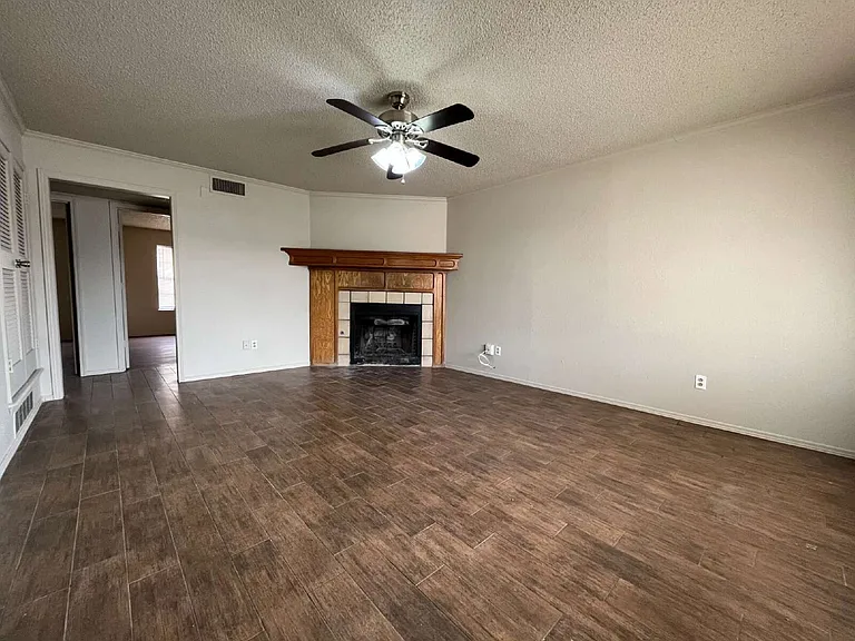 7405 Waco Ave #B — Photo 2