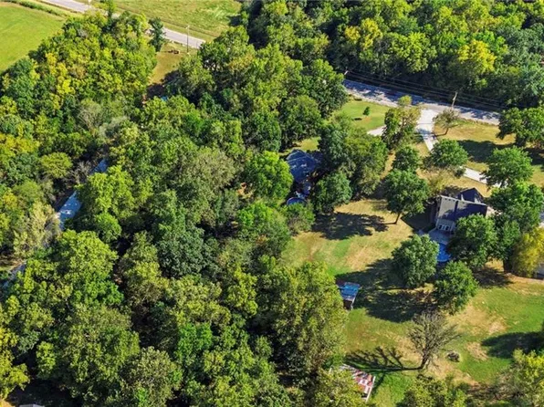 21820 S Martha Rd, Peculiar, MO 64078