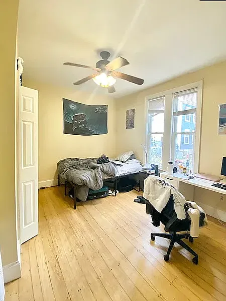 6 bed, 9999 sqft, $9,499 — Photo 4
