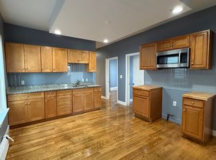 32 Mountain Ave FLOOR 1, Dorchester Center, MA 02124