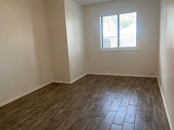 5th image of 2311 N Grand Ave
