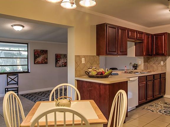 4th image of 3424 N Westmoreland Dr