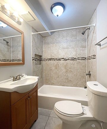 5th image of 3021 W Diversey Ave #G