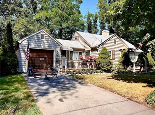 33 Balsam St, Warwick, RI 02888