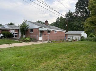 5973 Berwyn St, Dearborn Heights, MI 48127