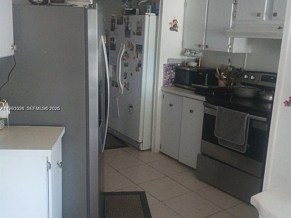 4th image of 3024 SW 51st St